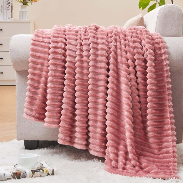 Pink 3D Ribbed Jacquard Fleece Throw Blanket 50x60